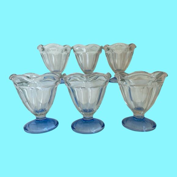 Vtg Unusual Anchor Hocking 4” Tulip Ice Cream Cups Set Of 6 Clear Cup Blue Base - Picture 1 of 13